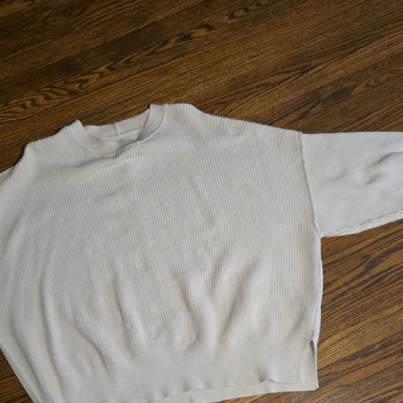 Aerie Women's Ribbed Ivory Oversized Sweater - Picture 5 of 8